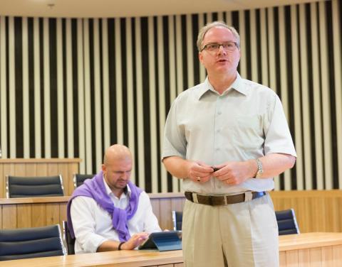 Lorant Czaran, programme officer for the United Nations Office for Outer Space Affairs, speaks to students at CEU. Image credit: CEU
